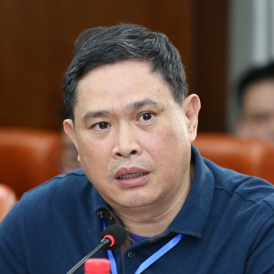 羅豐年-上海和平眼科醫(yī) 院眼表病?？浦魅巍?主任醫(yī)師