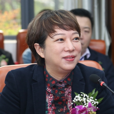 萬靜-武漢大學(xué)中南醫(yī)院心血管內(nèi)科副主任、主任醫(yī)師，博士生導(dǎo)師